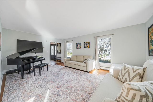 59 Linda Lane W, Riverhead, NY 11901