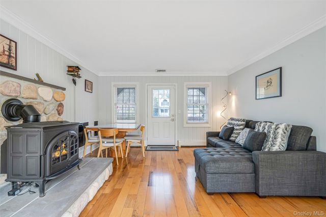 59 Linda Lane W, Riverhead, NY 11901
