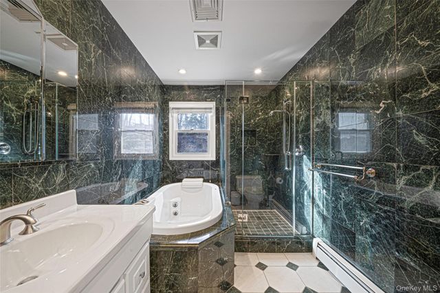 59 Linda Lane W, Riverhead, NY 11901