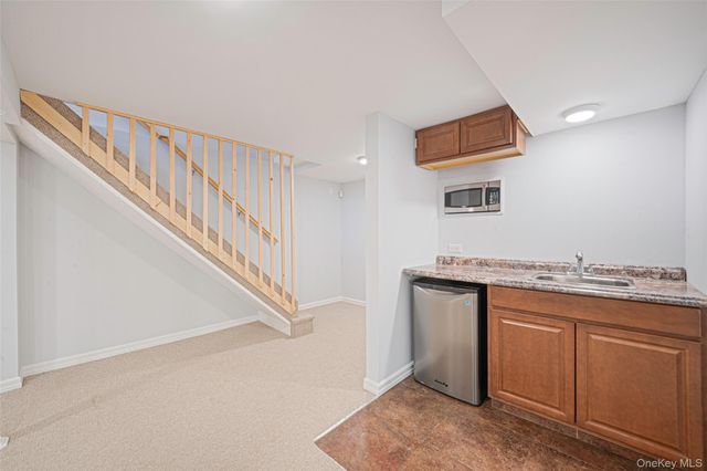 59 Linda Lane W, Riverhead, NY 11901