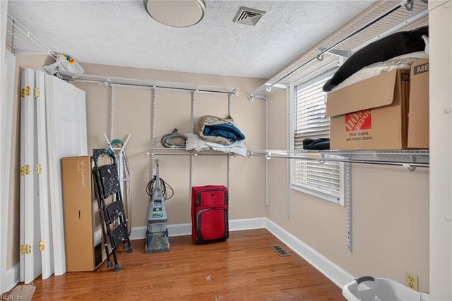946 Douglas AVE, Portsmouth, VA 23707