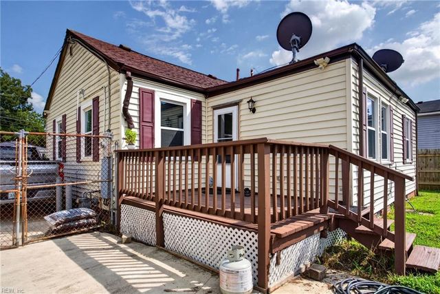 946 Douglas AVE, Portsmouth, VA 23707