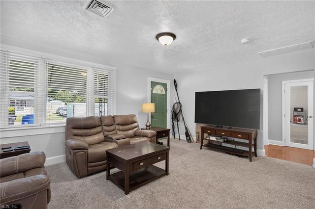 946 Douglas AVE, Portsmouth, VA 23707
