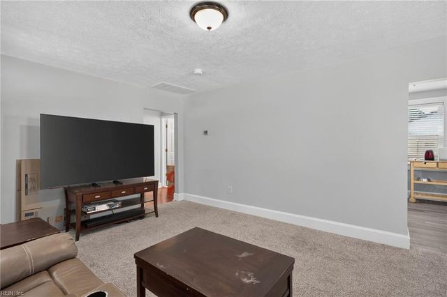 946 Douglas AVE, Portsmouth, VA 23707