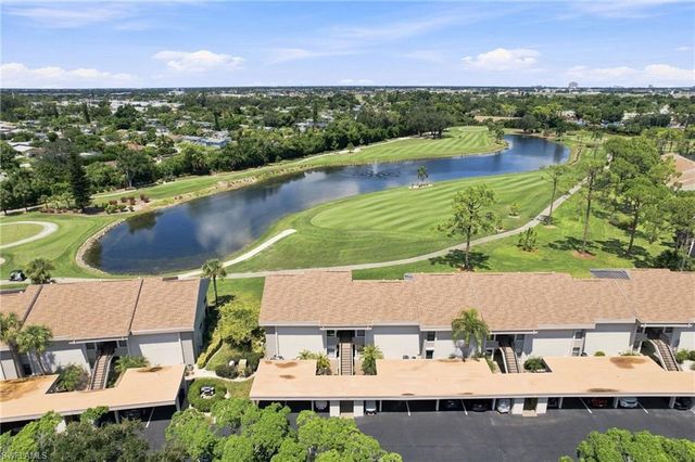 5585 Trailwinds DR 324, Fort Myers, FL 33907