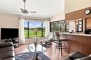 5585 Trailwinds DR 324, Fort Myers, FL 33907