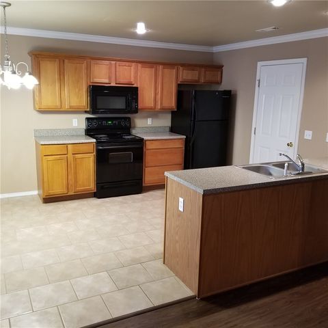 2221 W Skyler Drive, Fayetteville, AR 72704