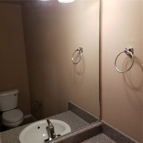 2221 W Skyler Drive, Fayetteville, AR 72704