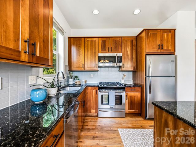 14 Sunset Drive, Asheville, NC 28804
