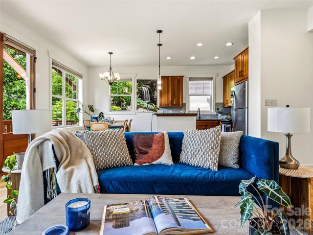 14 Sunset Drive, Asheville, NC 28804