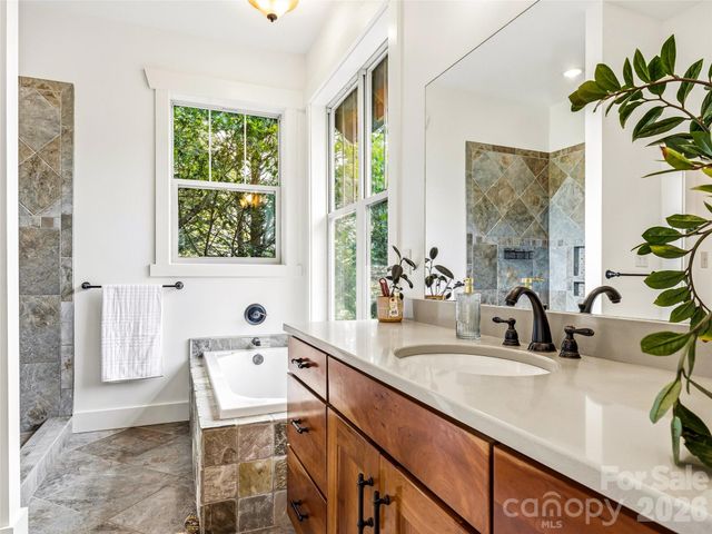 14 Sunset Drive, Asheville, NC 28804