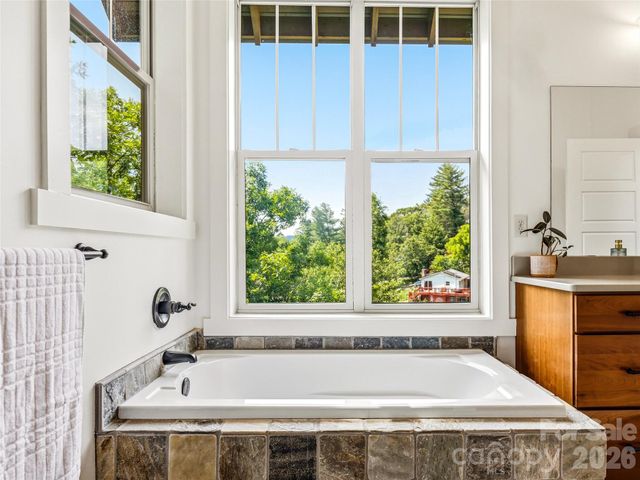 14 Sunset Drive, Asheville, NC 28804