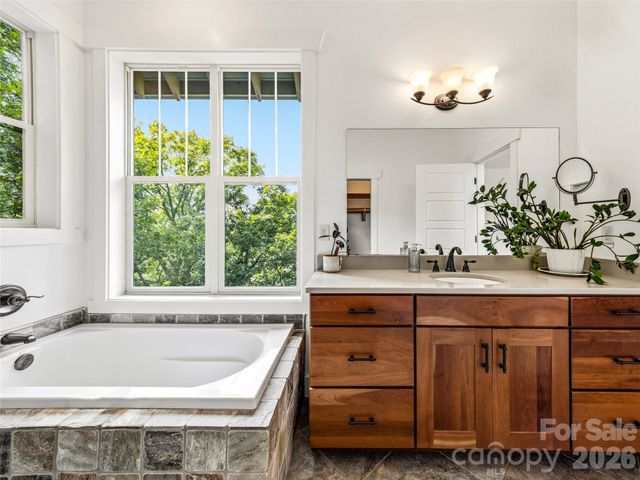 14 Sunset Drive, Asheville, NC 28804