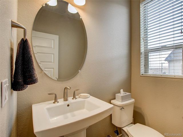 8863 E 55th Avenue, Denver, CO 80238