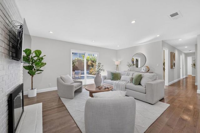 160 Gilbert Avenue, Santa Clara, CA 95051