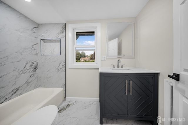 16 Lincoln Avenue, East Brunswick, NJ 08816