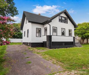 16 Lincoln Avenue, East Brunswick, NJ 08816