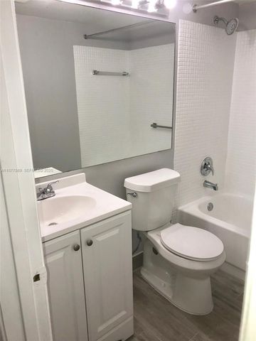 17 Keswick A 17, Deerfield Beach, FL 33442