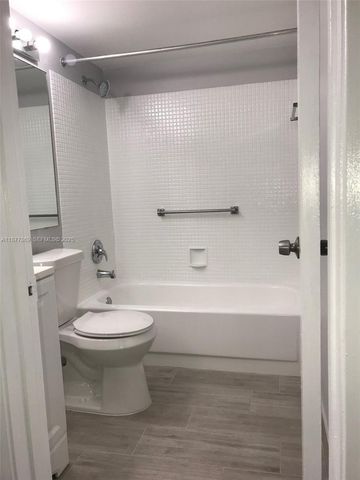17 Keswick A 17, Deerfield Beach, FL 33442