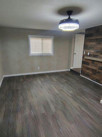 2302 E Mossman Ave, Wichita, KS 67214