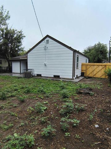 2302 E Mossman Ave, Wichita, KS 67214