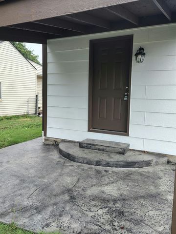 2302 E Mossman Ave, Wichita, KS 67214