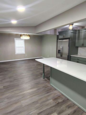 2302 E Mossman Ave, Wichita, KS 67214