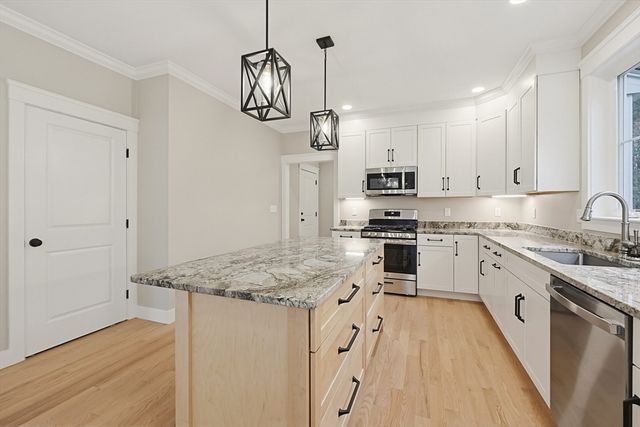86 Plain, Hopedale, MA 01747