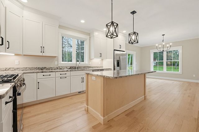 86 Plain, Hopedale, MA 01747
