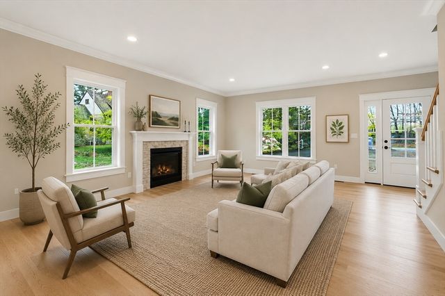 86 Plain, Hopedale, MA 01747