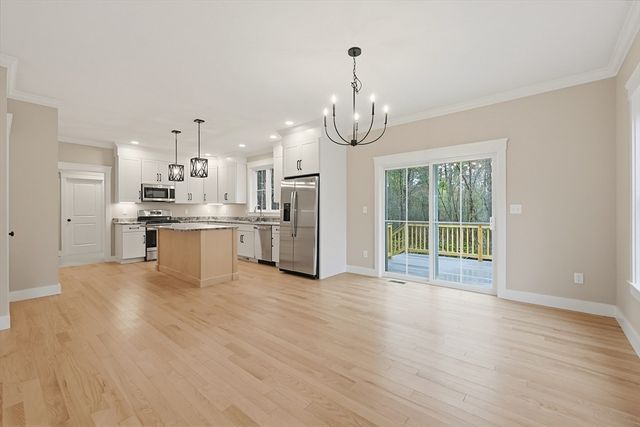 86 Plain, Hopedale, MA 01747