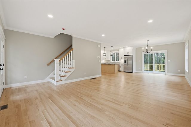 86 Plain, Hopedale, MA 01747