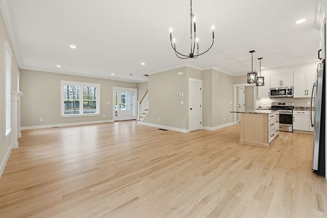 86 Plain, Hopedale, MA 01747