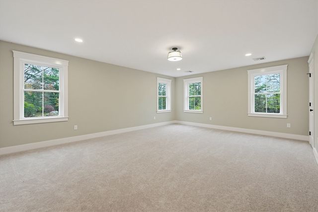 86 Plain, Hopedale, MA 01747