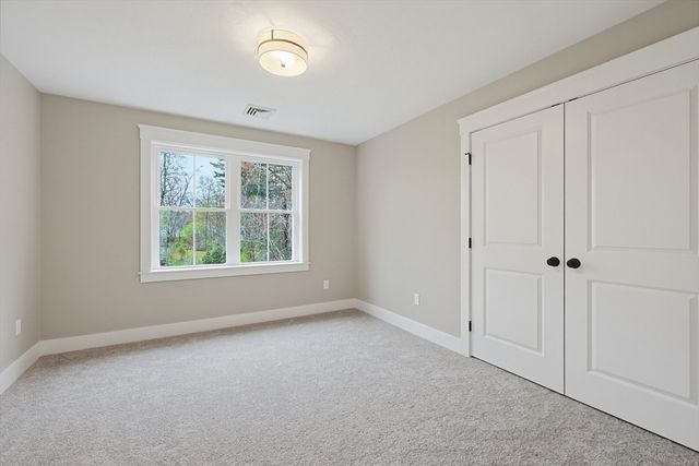 86 Plain, Hopedale, MA 01747