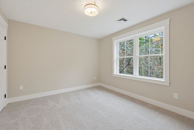 86 Plain, Hopedale, MA 01747