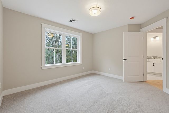 86 Plain, Hopedale, MA 01747