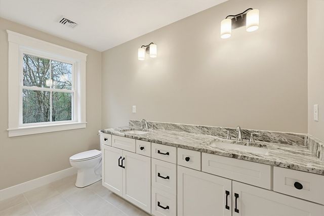 86 Plain, Hopedale, MA 01747