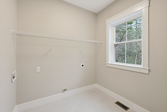 86 Plain, Hopedale, MA 01747