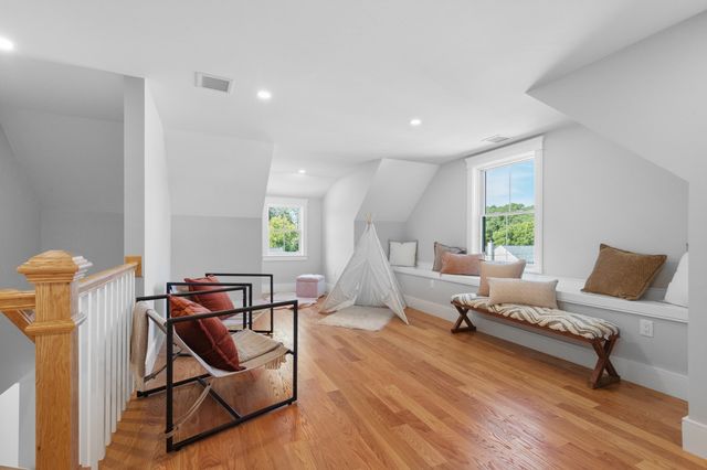 595 Winthrop St, Medford, MA 02155