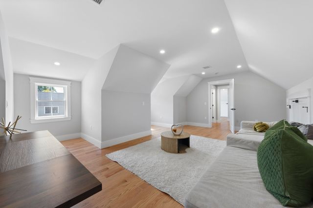 595 Winthrop St, Medford, MA 02155