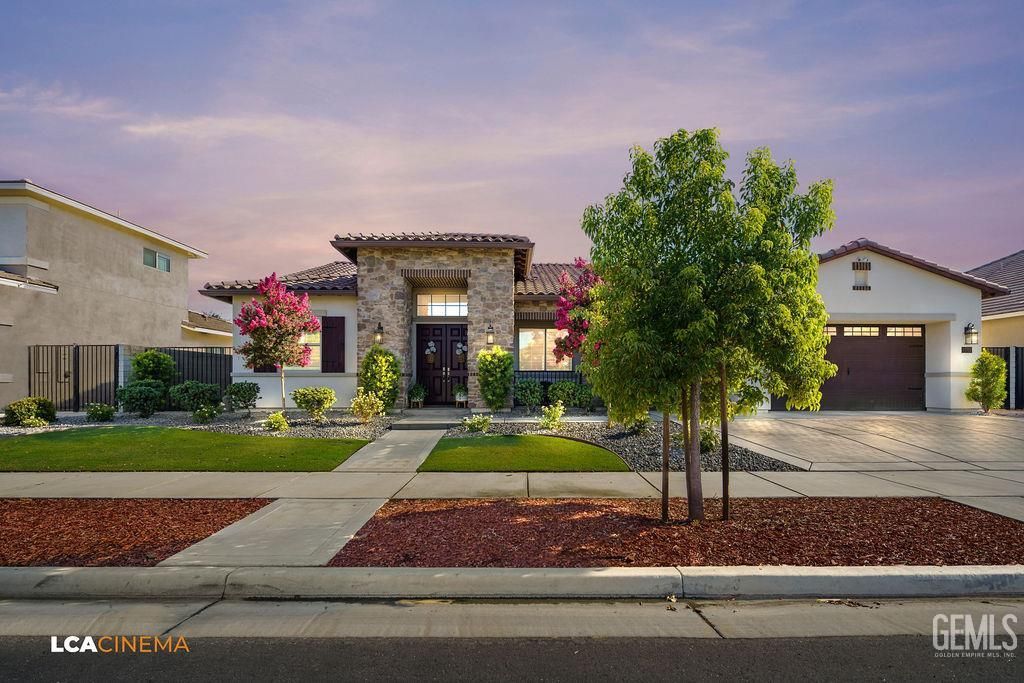 11702 Raindrop Lane, Bakersfield, CA 93311