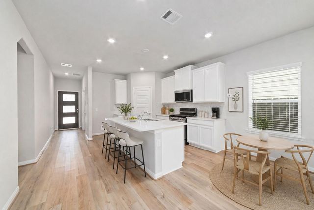 910 Modesto Drive, Rosharon, TX 77583
