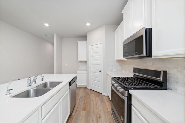 910 Modesto Drive, Rosharon, TX 77583