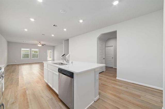 910 Modesto Drive, Rosharon, TX 77583