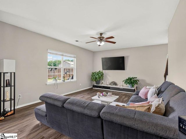 904 Liberty Walk Lane, Simpsonville, SC 29681