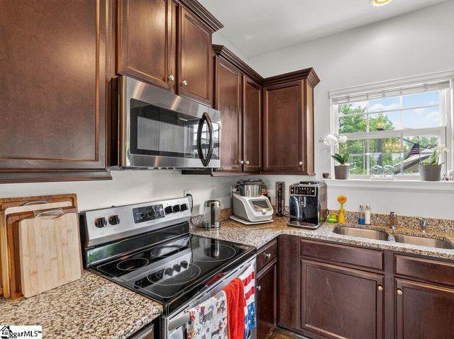 904 Liberty Walk Lane, Simpsonville, SC 29681