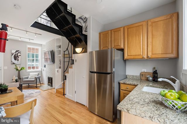 3203 CHERRY HILL LN NW, Washington, DC 20007