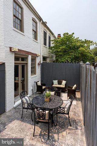 3203 CHERRY HILL LN NW, Washington, DC 20007