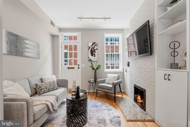 3203 CHERRY HILL LN NW, Washington, DC 20007